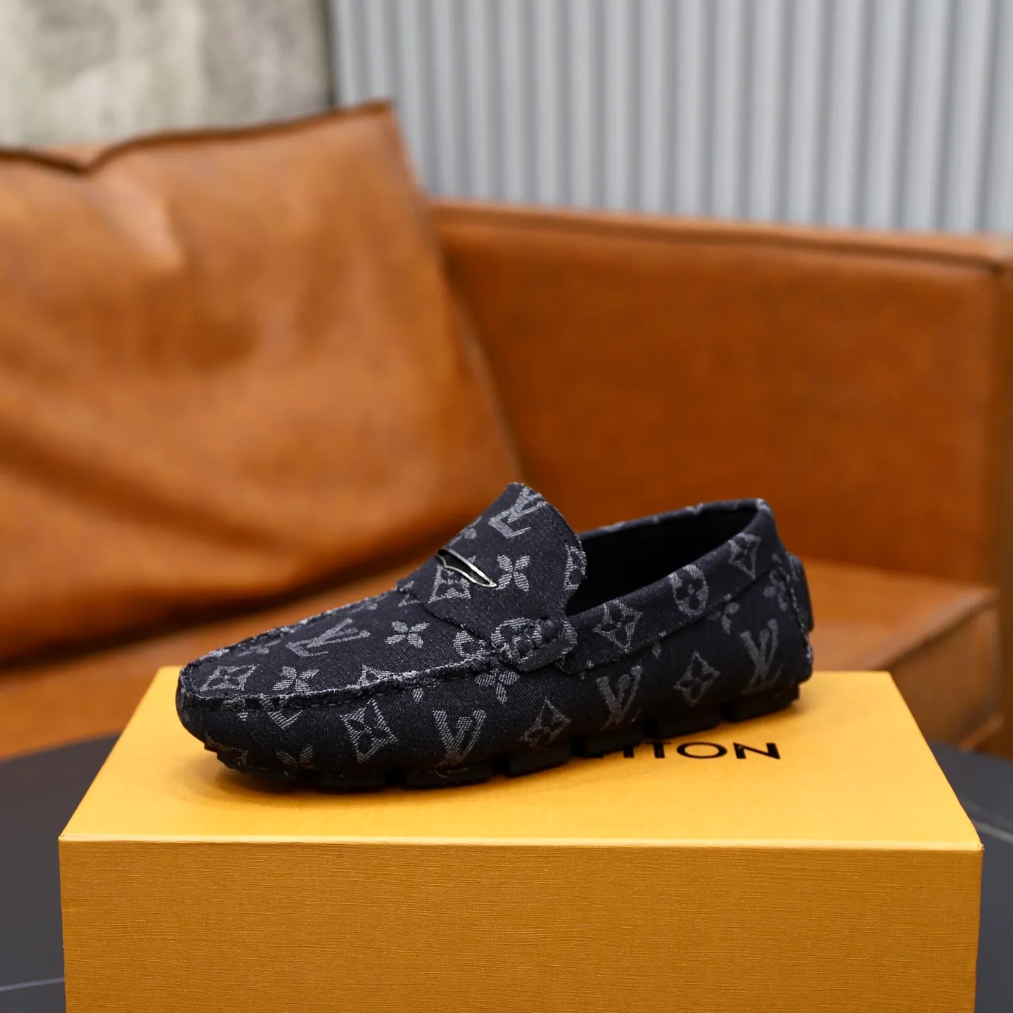 Ex-factory price: 480💰【LV】Louis Vuitton ⚠️High-end men’s driving and pedal series ⚠️38-44 (customized for 45) ⚠️All original cowhide leather! Thick and soft! Made entirely of calfskin lining! Rubber sheet anti-slip beanie sole! Three-dimensional package technology! Fashionable and classic! Handicrafts! Original high quality! Feel free to compare!